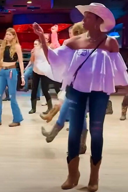 London: Country Music Line Dancing for the Whole Family - Live Music and Performers