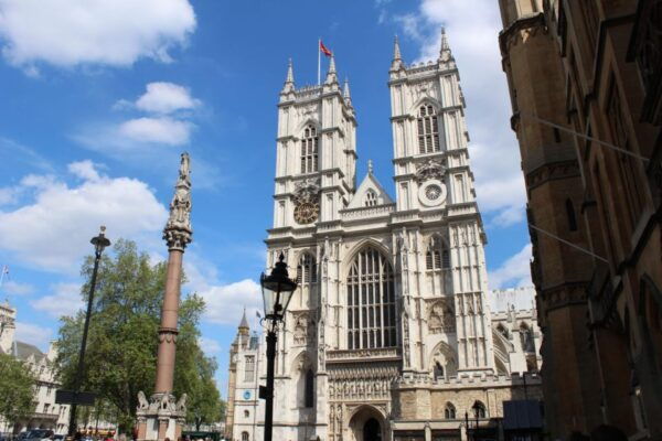 London: Da Vinci Code Walking Tour With a Guide - The Sum Up