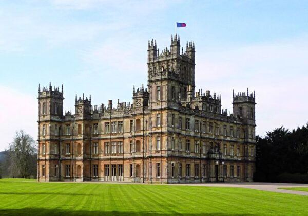 London: Downton Abbey Countryside Black Taxi VIP Tour - Common Questions