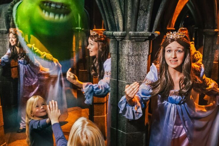 London: DreamWorks Shrek's Adventure Tour - Magical 4D Bus Ride With Donkey