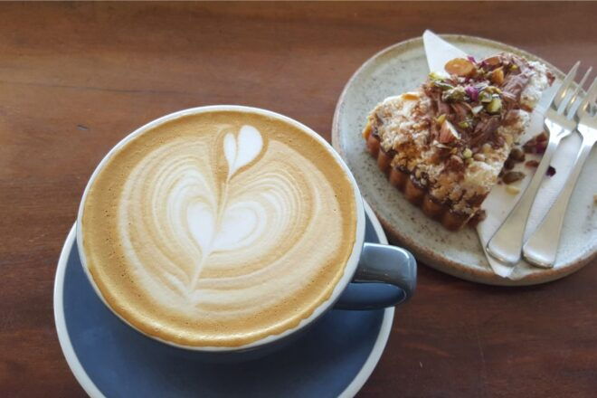 London: East End British Food & Drinks Private Walking Tour - Enjoy Local Craft Beer and Gourmet Wine