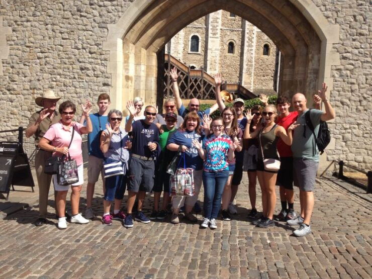 London: Easy Access Tower Bridge & Borough Market Highlights - Glass Walkways: Thrilling Sights and Sensory Experience