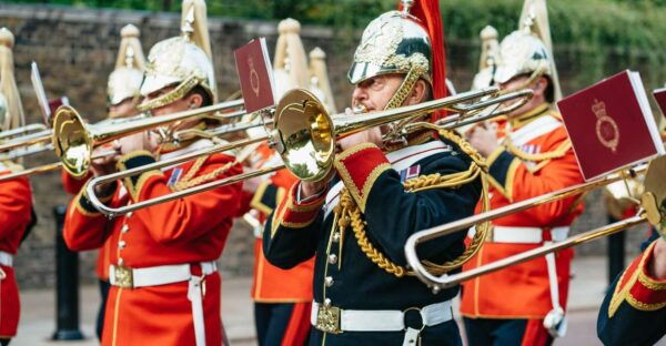 London: Experience the Changing of The Guard - Common Questions
