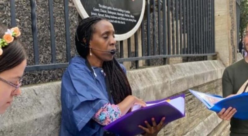 London: Family-Friendly Black Tudors Thames Walking Tour - Sensory Engagement and Hands-On Learning