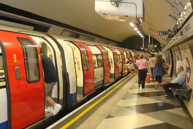London Full Day Private Tour by Walking and Public Transportation - Common Questions