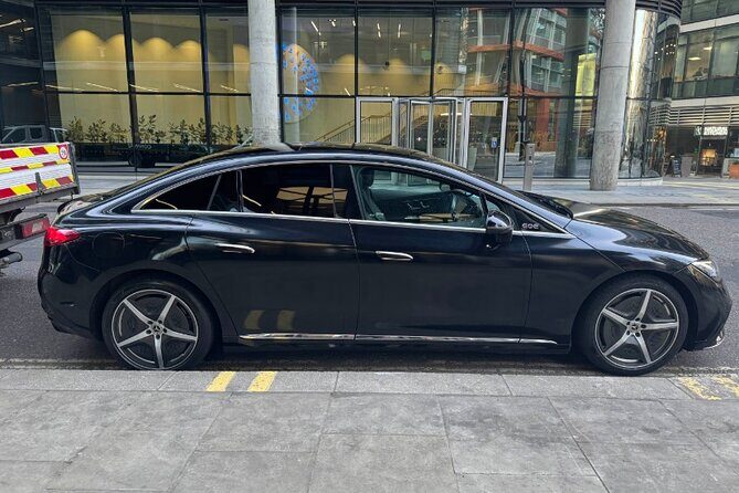 London Gatwick Airport LGW Private Transfer to London City/Hotels - The Vehicle and Luggage Considerations