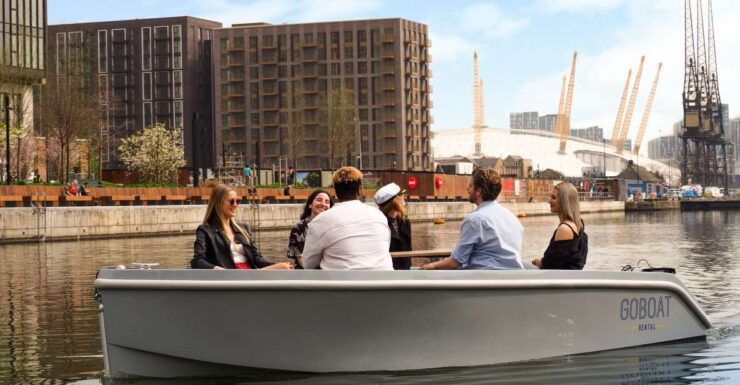 London: Goboat Rental in Canary Wharf With London Docklands - Experience Highlights