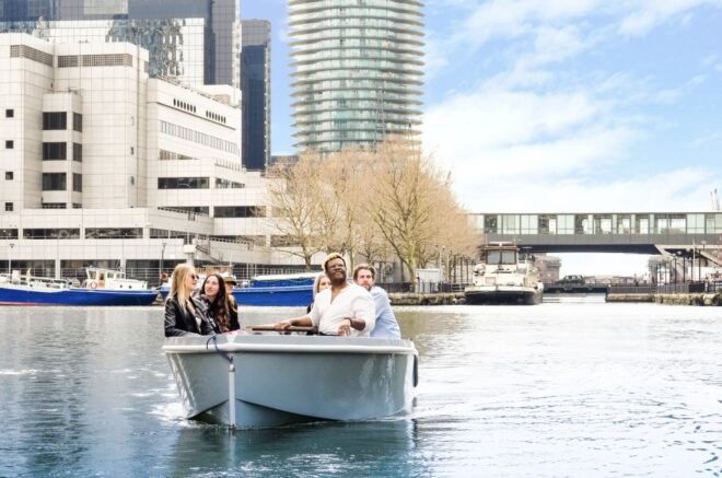 London: Goboat Rental in Canary Wharf With London Docklands - Self-Drive Boating