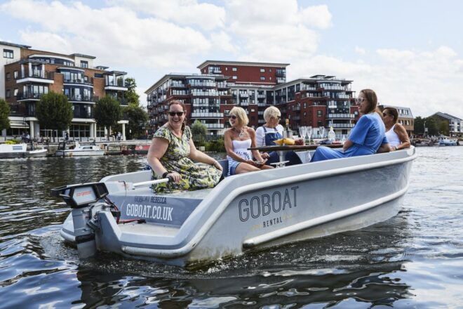 London: Goboat Rental in Kingston Upon Thames - Equipment and Safety