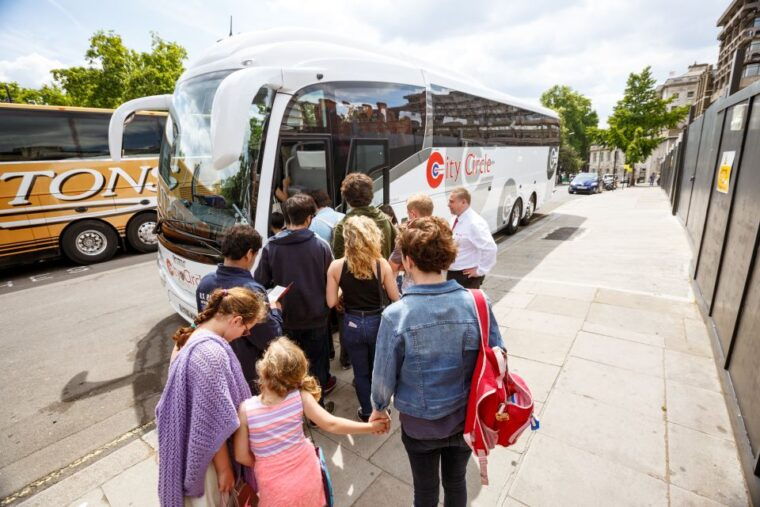 London: Guided Harry Potter Coach Tour of Locations - The Experience of the Guides and Group Dynamics