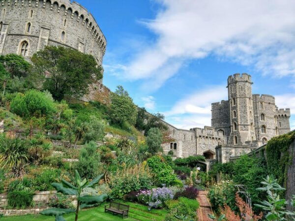 London: Guided or Self Guided Tour of Windsor & Castle - Luxury Tour With Expert Guide