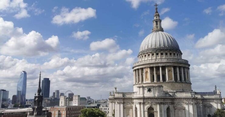 London: Guided Religion and History City Walking Tour - Tour Highlights