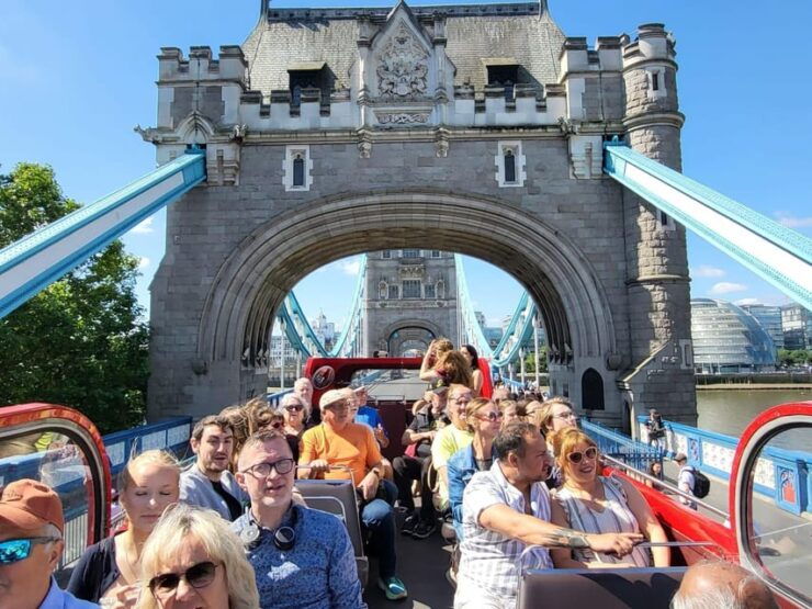London: Guided Sightseeing Tour on a Vintage Open-Top Bus - Vintage Bus Experience