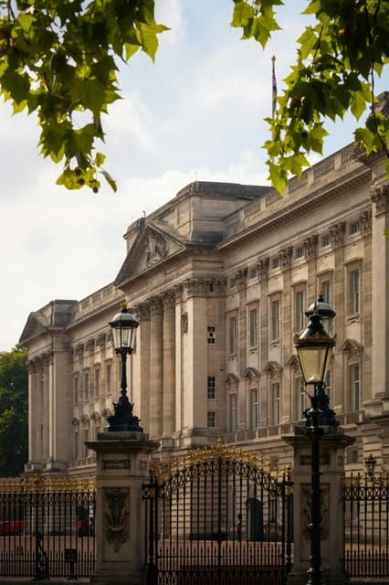 London: Guided Walking Tour & Changing of the Guard - The Experience of a Guided Walking Tour