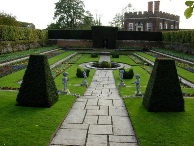 London Half-Day Private Chauffeur Driven Tour - Additional Information and Location