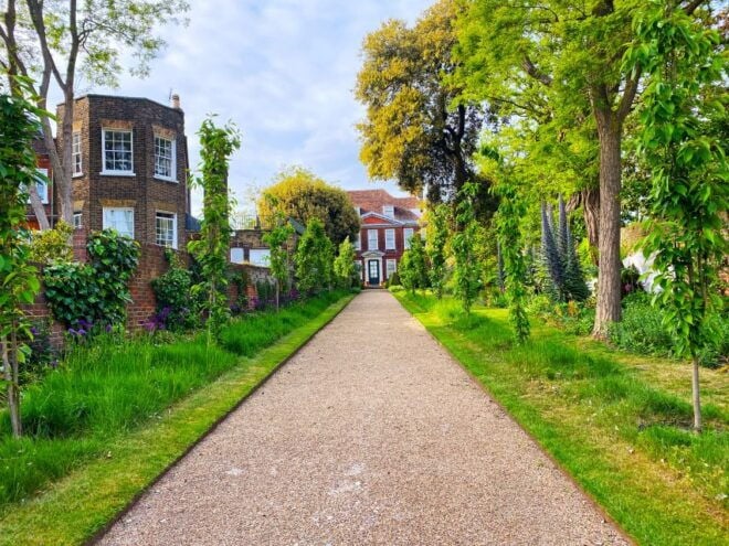 London: Hampstead Self-Guided Walking Discovery Game - Inclusions