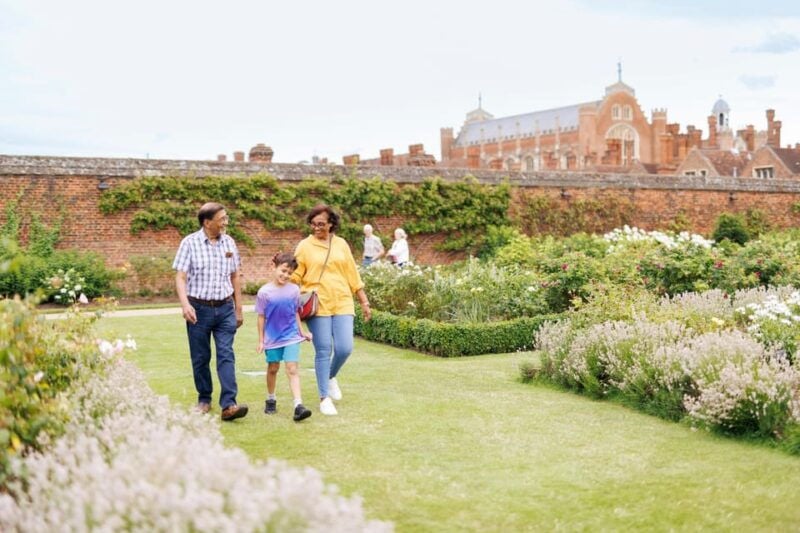 London: Hampton Court Palace Private Tour with Train Option - Good To Know