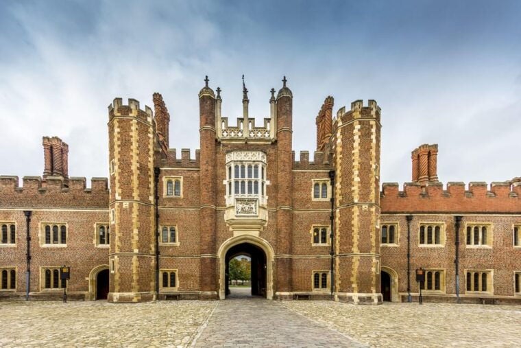 London: Hampton Court Palace Private Tour with Train Option - Who Will Love This Tour?
