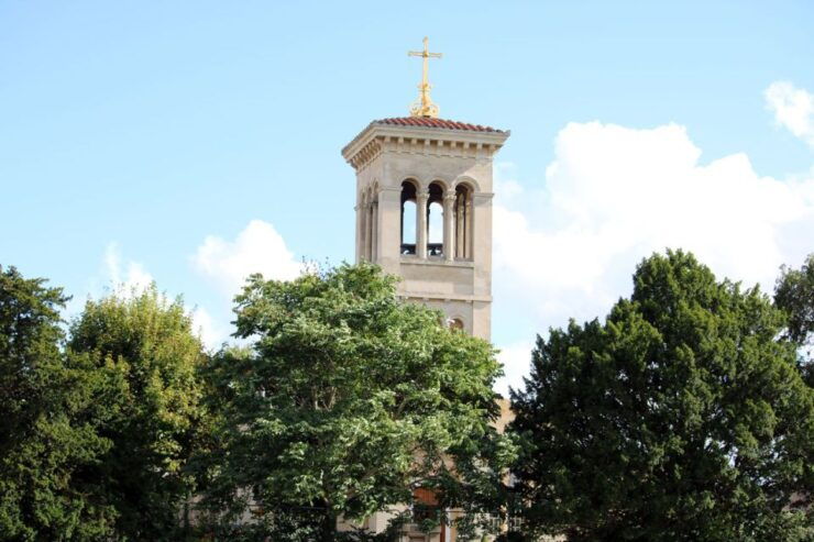 London: Hampton Court to Kew River Thames Cruise - Transportation Options and Flexibility