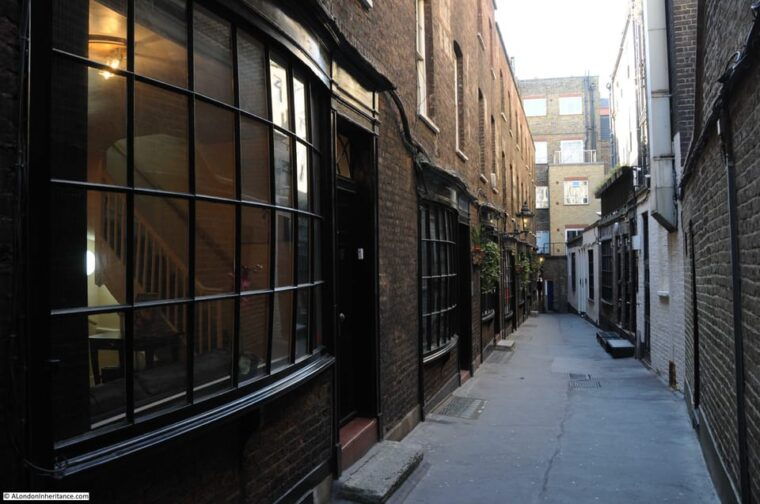 London: Harry Potter Walking Tour & the London Dungeons - FAQ