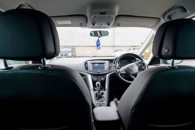 London: Heathrow Airport to Central London Private Transfer - Personalized Assistance With Luggage