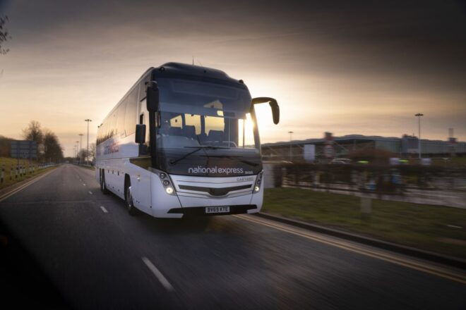 London: Heathrow Airport to Southampton One-Way Bus Transfer - Selecting Participants and Date