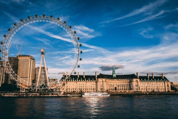 London: Highlights Self-Guided Scavenger Hunt & Tour - The Sum Up