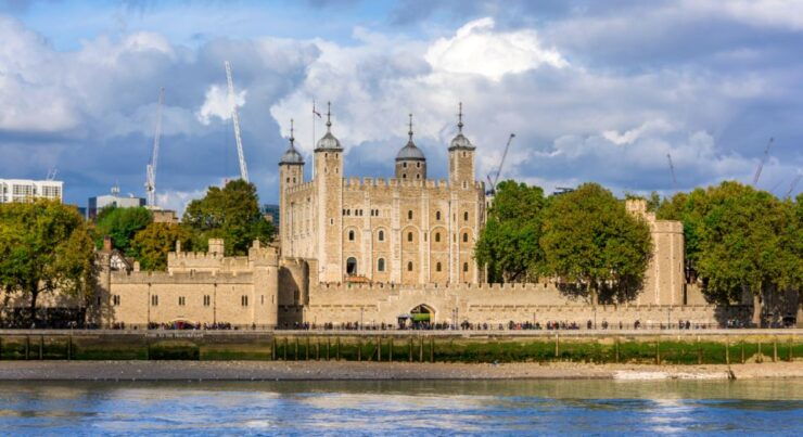 London: Historic City Walking Tour - Tour Experience