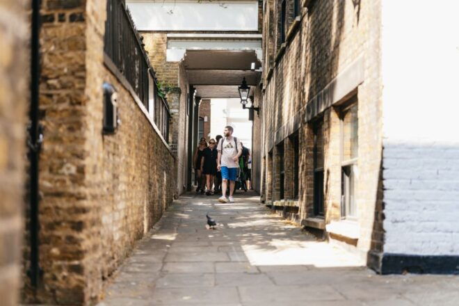 London: Historic Pubs of Central London Walking Tour - Visiting Historic Pubs Dating Back to 1549