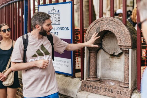 London: Historic Pubs of Central London Walking Tour - Tour Duration and Route