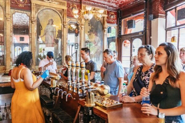 London: Historic Pubs of Central London Walking Tour - Common Questions
