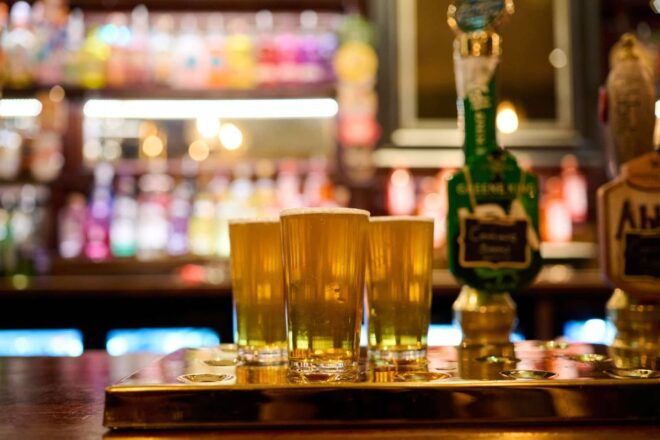 London: Historic Pubs Traditional Food Walking Tour - Pub Activities