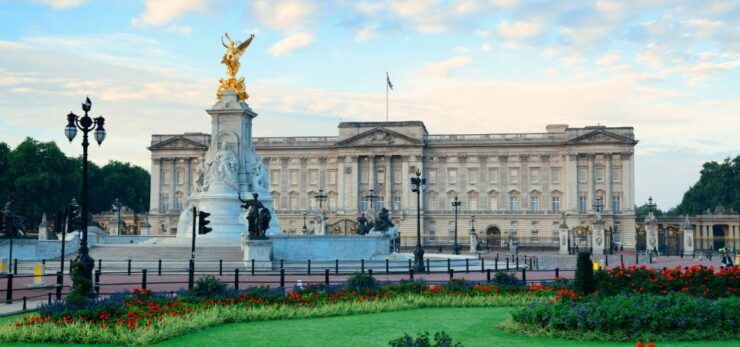 London: Historical Self-Guided Walking Tour in Westminster - Activity Details