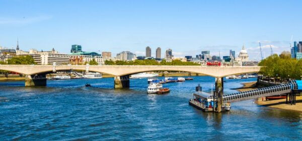 London: Historical Self-Guided Walking Tour in Westminster - The Sum Up