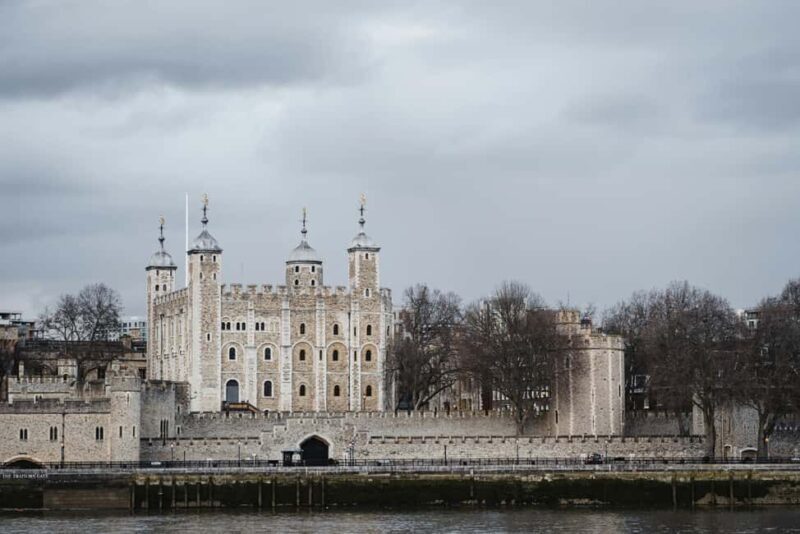 London: History on the banks of the Thames Walking Tour - Practical Tips and Considerations