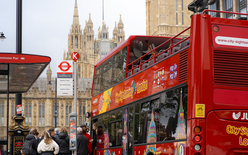 London hop-on hop-off bus and river cruise pass by City Sightseeing - Plan around the last full bus, not just the last bus