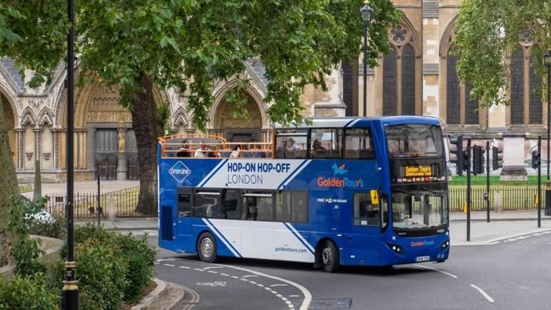London hop-on hop-off bus and Westminster Abbey ticket - Choose the bus route for the day you want