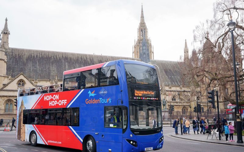 London Hop-On Hop-Off Bus by Golden Tours - At a glance