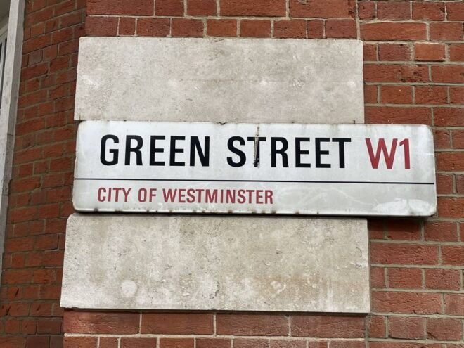 London: Ian Fleming Tour — The Real World of James Bond - Exploring Mayfair and Beyond