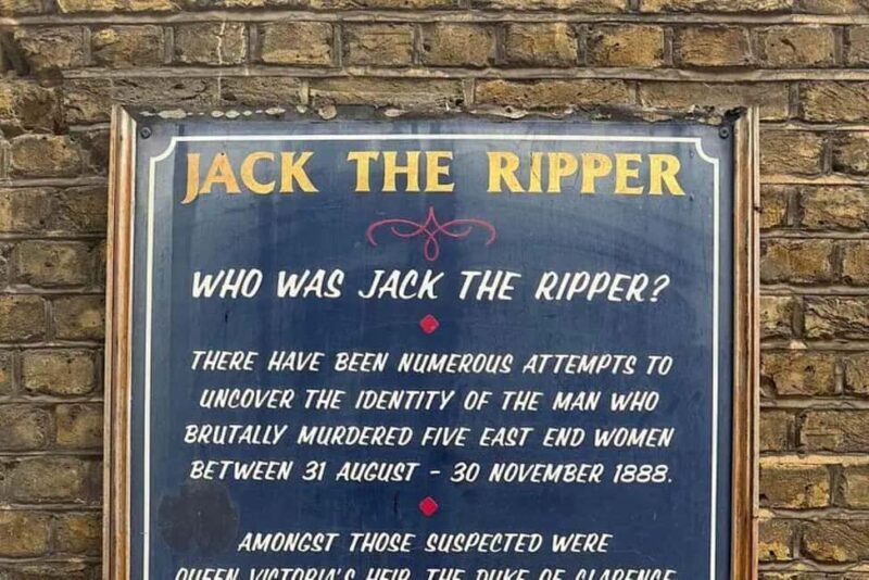 London: Jack the Ripper Tour with Drinks - Brick Lane: A Walk Through the Past