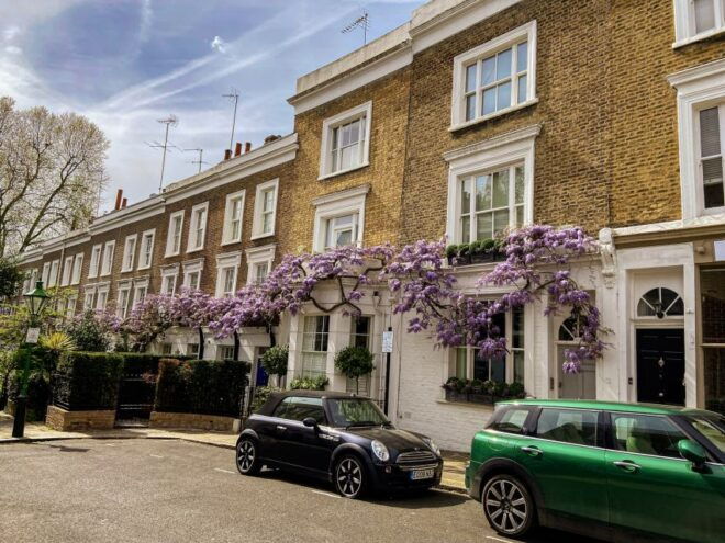 London: Kensington's Magical Mews City Exploration Game - Enjoy Top-rated Pubs, Cafes, and Bars Along the Way