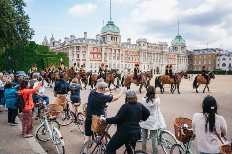London: Landmarks & Secrets Bike Tour with Pub & Street Art - Exploring Westminster and Royal London