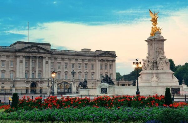London: Landmarks Walking Tour, Hop-On Hop-Off Bus & Cruise - Preparing for the Tour
