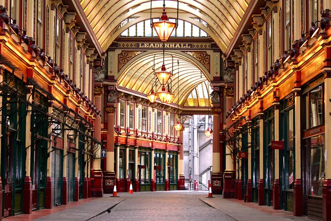 London Local Fashion Designers Shopping Tour With a Stylist - Explore Trendy Boutiques and Studios