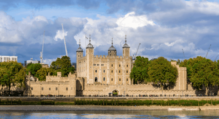 London: London Sightseeing Walking Tour with 30+ Sights - FAQs
