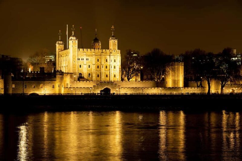London: Magic, Mystics and Martyrs Walking Tour - The Experience in Detail