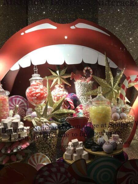 London: Magical Christmas Lights Walking Tour! - Common Questions