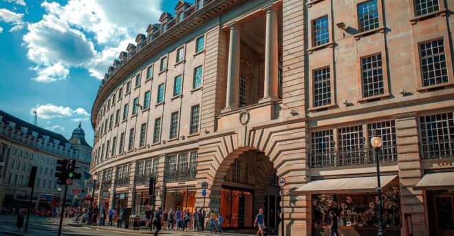 London: Mayfair Pubs, Bars & Cafes Exploration Game - Customer Reviews