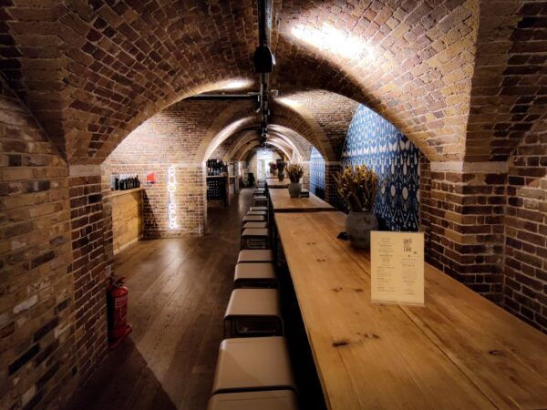London: Mayfair Pubs, Bars & Cafes Exploration Game - Common Questions