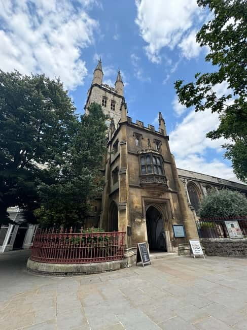 London: Medieval Tales and Martyrs Walking Tour - FAQ